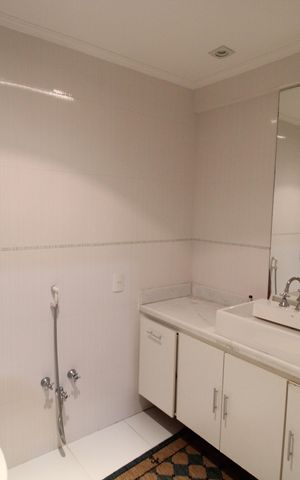 Apartamento para alugar com 355m², 4 quartos e 4 vagasQuarto 2 - Banheiro