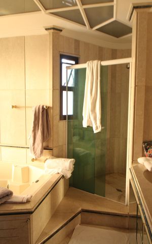 Apartamento para alugar com 355m², 4 quartos e 4 vagasQuarto 4 - Banheiro