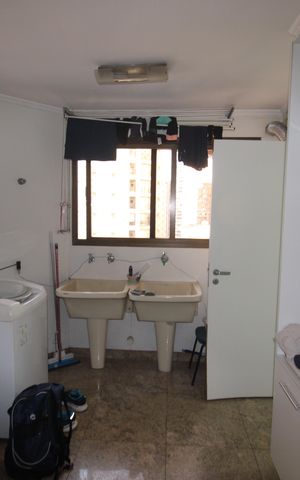 Apartamento para alugar com 355m², 4 quartos e 4 vagasÁrea de Serviço