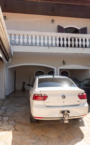 Casa à venda com 300m², 3 quartos e 4 vagasGaragem