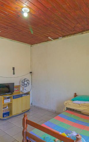 Casa à venda com 350m², 3 quartos e 3 vagas Casa à venda com 350m², 3 quartos e 3 vagasQuarto 1