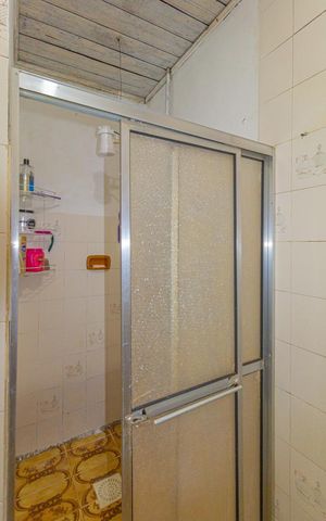 Casa à venda com 350m², 3 quartos e 3 vagas Casa à venda com 350m², 3 quartos e 3 vagasBanheiro