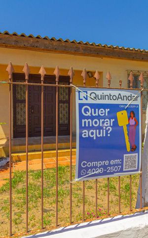 Casa à venda com 350m², 3 quartos e 3 vagas Casa à venda com 350m², 3 quartos e 3 vagasPlaquinha instalada