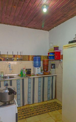 Casa à venda com 350m², 3 quartos e 3 vagas Casa à venda com 350m², 3 quartos e 3 vagasCozinha