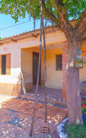 Casa à venda com 350m², 3 quartos e 3 vagas Casa à venda com 350m², 3 quartos e 3 vagasÁrea externa/Casa 2