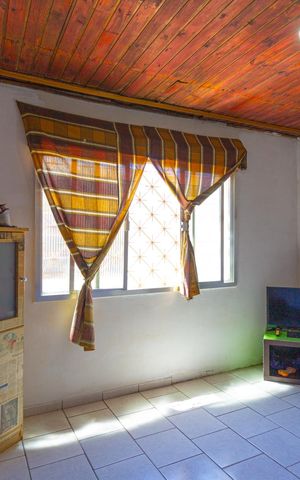 Casa à venda com 350m², 3 quartos e 3 vagas Casa à venda com 350m², 3 quartos e 3 vagasSala