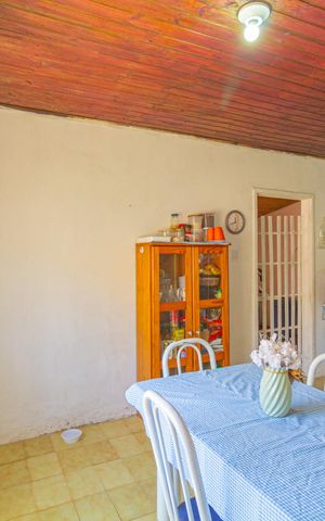 Casa à venda com 350m², 3 quartos e 3 vagas Casa à venda com 350m², 3 quartos e 3 vagasCozinha