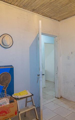 Casa à venda com 350m², 3 quartos e 3 vagas Casa à venda com 350m², 3 quartos e 3 vagasQuarto 2