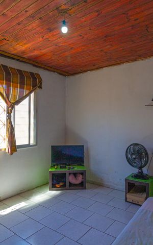 Casa à venda com 350m², 3 quartos e 3 vagas Casa à venda com 350m², 3 quartos e 3 vagasSala
