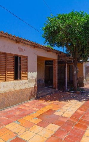 Casa à venda com 350m², 3 quartos e 3 vagas Casa à venda com 350m², 3 quartos e 3 vagasÁrea externa/Casa 2