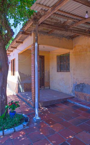 Casa à venda com 350m², 3 quartos e 3 vagas Casa à venda com 350m², 3 quartos e 3 vagasÁrea externa/Casa 2