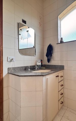 Casa à venda com 205m², 4 quartos e 3 vagas Casa à venda com 205m², 4 quartos e 3 vagasBanheiro 3