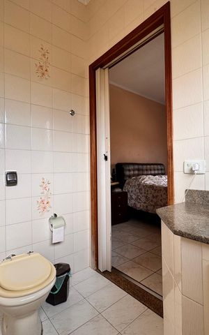 Casa à venda com 205m², 4 quartos e 3 vagas Casa à venda com 205m², 4 quartos e 3 vagasBanheiro 3