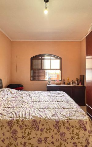 Casa à venda com 205m², 4 quartos e 3 vagas Casa à venda com 205m², 4 quartos e 3 vagasSuite