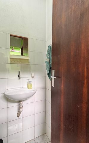 Casa à venda com 205m², 4 quartos e 3 vagas Casa à venda com 205m², 4 quartos e 3 vagasBanheiro