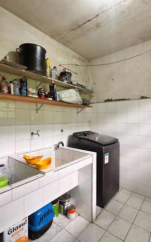 Casa à venda com 205m², 4 quartos e 3 vagas Casa à venda com 205m², 4 quartos e 3 vagasLavanderia