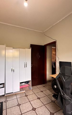 Casa à venda com 205m², 4 quartos e 3 vagas Casa à venda com 205m², 4 quartos e 3 vagasQuarto 2