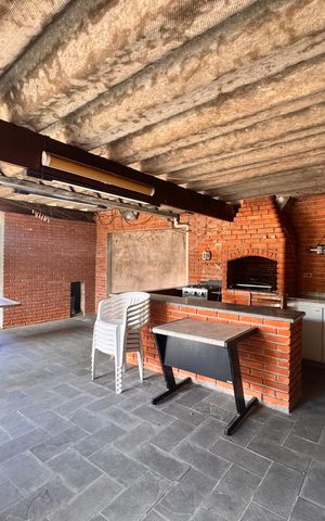Casa à venda com 205m², 4 quartos e 3 vagas Casa à venda com 205m², 4 quartos e 3 vagasÁrea gourmet