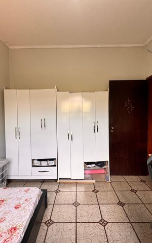 Casa à venda com 205m², 4 quartos e 3 vagas Casa à venda com 205m², 4 quartos e 3 vagasQuarto 2