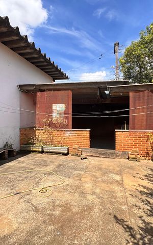 Casa à venda com 205m², 4 quartos e 3 vagas Casa à venda com 205m², 4 quartos e 3 vagasQuintal
