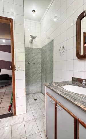 Casa à venda com 205m², 4 quartos e 3 vagas Casa à venda com 205m², 4 quartos e 3 vagasBanheiro 2