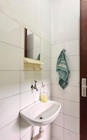 Casa à venda com 205m², 4 quartos e 3 vagas Casa à venda com 205m², 4 quartos e 3 vagasBanheiro