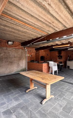 Casa à venda com 205m², 4 quartos e 3 vagas Casa à venda com 205m², 4 quartos e 3 vagasÁrea gourmet