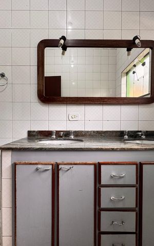 Casa à venda com 205m², 4 quartos e 3 vagas Casa à venda com 205m², 4 quartos e 3 vagasBanheiro 2
