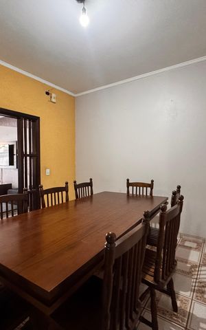 Casa à venda com 205m², 4 quartos e 3 vagas Casa à venda com 205m², 4 quartos e 3 vagasCozinha