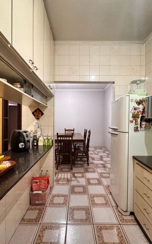 Casa à venda com 205m², 4 quartos e 3 vagas Casa à venda com 205m², 4 quartos e 3 vagasCozinha