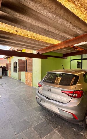 Casa à venda com 205m², 4 quartos e 3 vagas Casa à venda com 205m², 4 quartos e 3 vagasGaragem