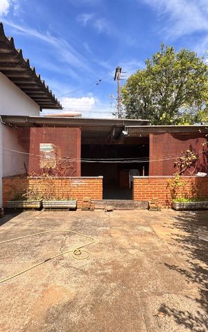 Casa à venda com 205m², 4 quartos e 3 vagas Casa à venda com 205m², 4 quartos e 3 vagasQuintal