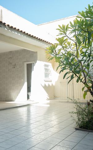 Casa à venda com 350m², 2 quartos e 6 vagas Casa à venda com 350m², 2 quartos e 6 vagasQuintal
