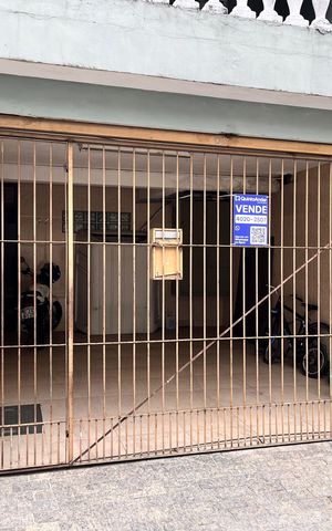 Casa à venda com 450m², 3 quartos e 2 vagasFachada