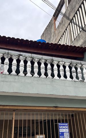 Casa à venda com 450m², 3 quartos e 2 vagasFachada