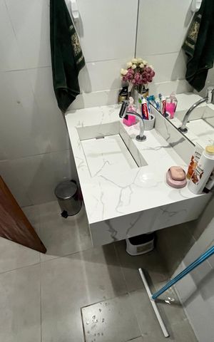 Casa à venda com 450m², 3 quartos e 2 vagasBanheiro