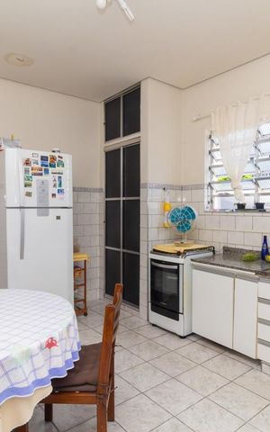 Casa à venda com 544m², 3 quartos e 15 vagas Casa à venda com 544m², 3 quartos e 15 vagasCozinha