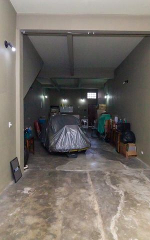 Casa à venda com 544m², 3 quartos e 15 vagas Casa à venda com 544m², 3 quartos e 15 vagasGaragem
