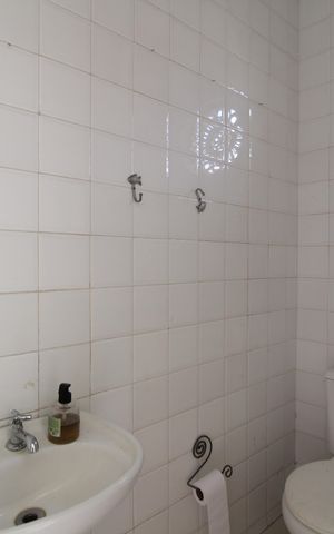 Casa de condomínio à venda com 467m², 6 quartos e 4 vagasBanheiro de Serviço 2