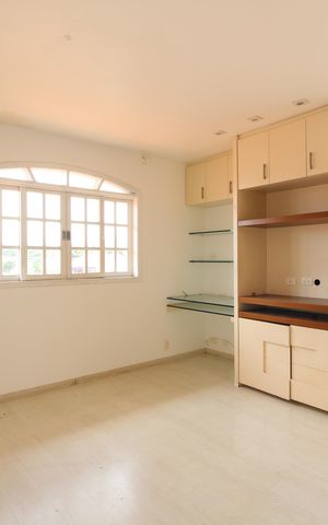 Casa de condomínio à venda com 467m², 6 quartos e 4 vagasQuarto 5 - Suíte