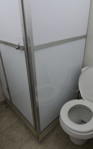 Casa de condomínio à venda com 467m², 6 quartos e 4 vagasBanheiro de Serviço