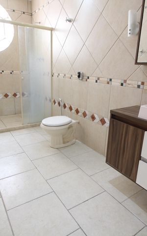 Casa de condomínio à venda com 467m², 6 quartos e 4 vagasBanheiro Social