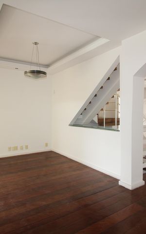 Casa de condomínio à venda com 467m², 6 quartos e 4 vagasSala 2