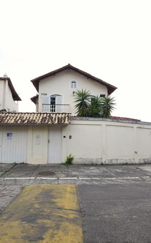 Casa de condomínio à venda com 467m², 6 quartos e 4 vagasFachada com Placa