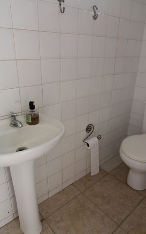 Casa de condomínio à venda com 467m², 6 quartos e 4 vagasBanheiro de Serviço 2