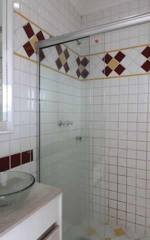 Casa de condomínio à venda com 467m², 6 quartos e 4 vagasQuarto 4 - Banheiro da Suíte