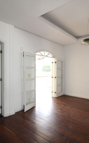 Casa de condomínio à venda com 467m², 6 quartos e 4 vagasSala 2
