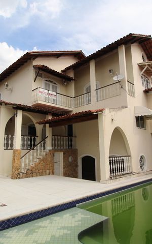 Casa de condomínio à venda com 467m², 6 quartos e 4 vagasFundos