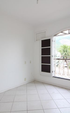 Casa de condomínio à venda com 467m², 6 quartos e 4 vagasQuarto 1