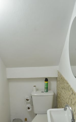 Casa à venda com 380m², 5 quartos e 2 vagasLavabo 2